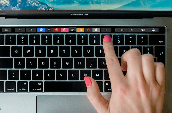 Chrome и Opera используют тачбар в новых Macbook Pro